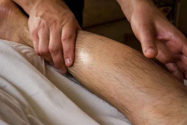 Closeup Masseur Doing Body Massage — Stock Photo, Image