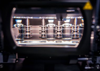 Laboratuvarda uyuşturucu ve aşı üretimi