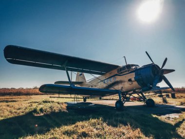 Bu uçağı iş yerinde tarlaları ilaçlamak için kullanıyoruz..