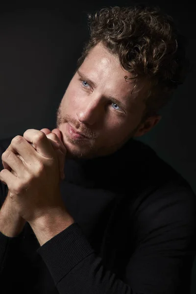 Thoughtful Man Black Looking Away — Stock Photo, Image