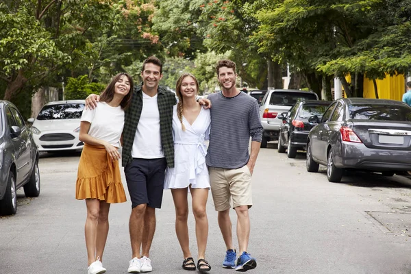 Smiling Couples Walking Streets — Stock Photo, Image