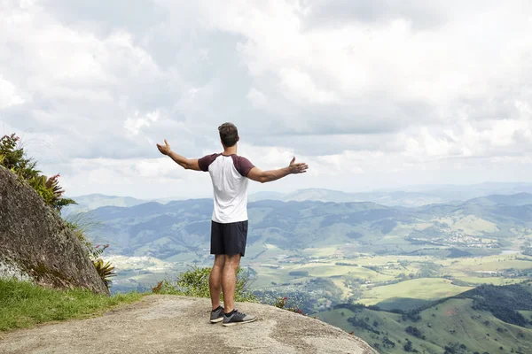 Mannen Förvånad View Beväpnar Sig — Stockfoto