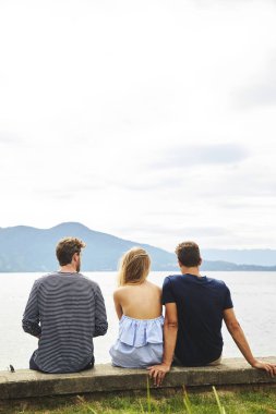 Bakarak üç duvardan görüntüle