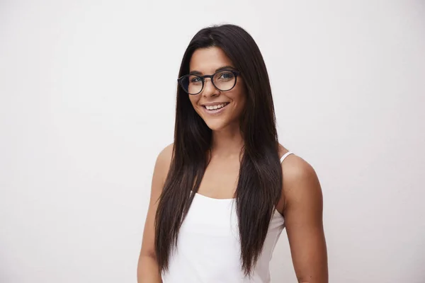 Mujer Hermosa Sonriente Gafas Retrato —  Fotos de Stock