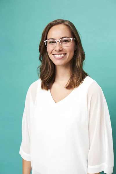 Sonriente Chica Gafas Contra Azul —  Fotos de Stock