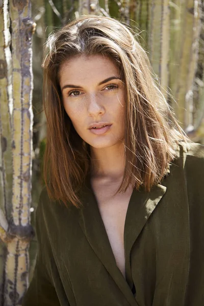 Yeşil, portre güzel esmer