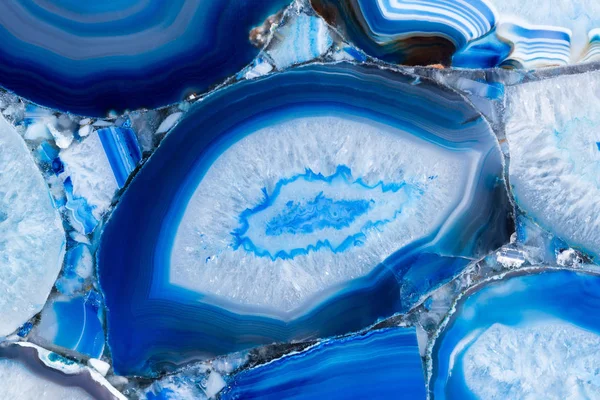 Harika kontrast akik arka planda şık mavi renk.