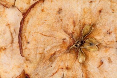 Kurutulmuş elma yakın. Yüksek çözünürlüklü fotoğraf.