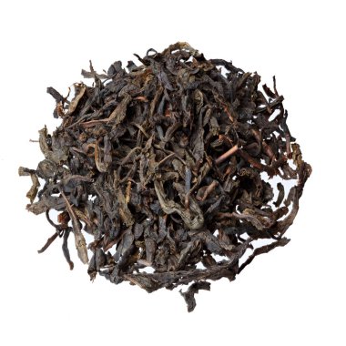 Cha Hai Çayı. Yakından siyah çay, beyazdan izole edilmiş..