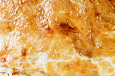 Pasta yüzeyini kapatın..