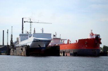 Liman makineleri Gdansk, Baltık Denizi, Polonya