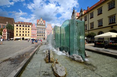 Wroclaw, ana meydanda bir çeşme