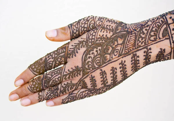 Piękna Grafika Narysowana Dłoni Indyjskiej Panny Młodej Ziołową Heeną Stanie — Zdjęcie stockowe