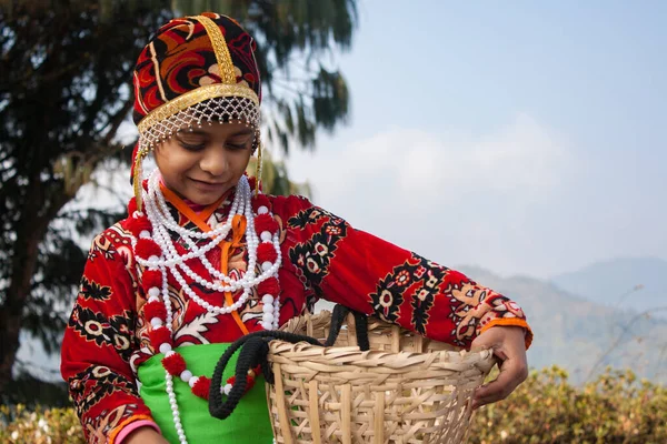 Retrato Uma Garota Bonita Roupa Tradicional Noroeste Índia Darjeeling — Fotografia de Stock