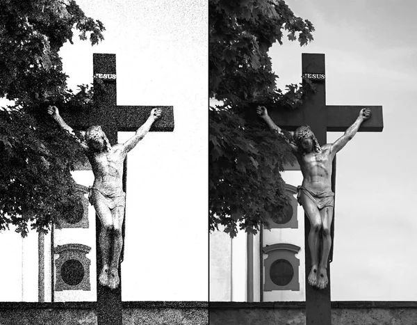 十字架上のイエス キリストの2つの変種 ペンとキャンバス効果 — ストック写真