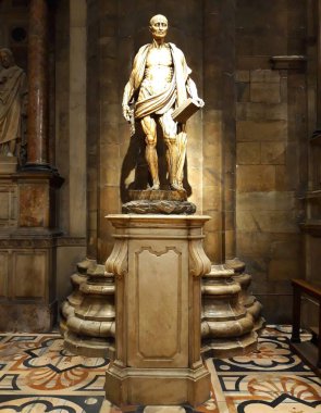 Bartholomew Heykeli Milano Katedrali 'nde