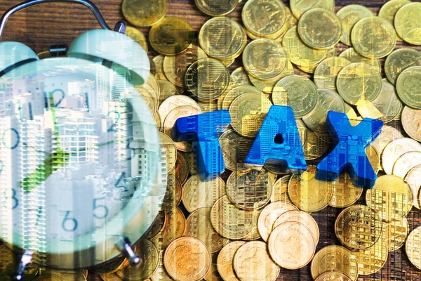 Dupla Exposição Alfabeto Tax Com Pilha Moeda Fundo Cidade Gráfico — Fotografia de Stock