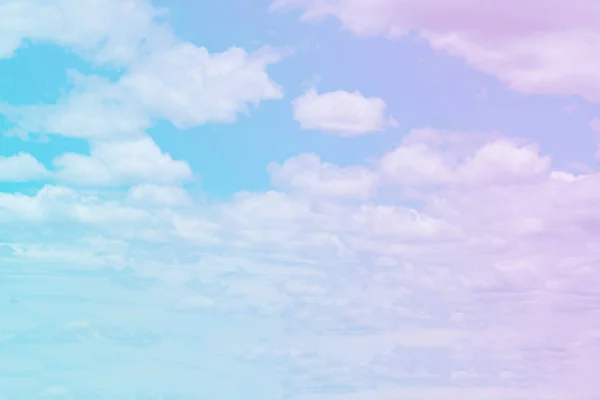 Tatlı Pastel Renkli Bulut Gökyüzü Güneş Işığı Ile Yumuşak Bulutlu — Stok fotoğraf