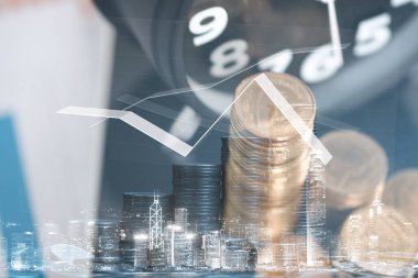 Çift pozlama ve tablet bilgisayar mali grafik ve şehir arka plan ile vizyon ve Finans analiz kavramı fikir planlama iş adım.