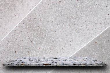 Cilalı terrazzo terrazzo duvar arka plan, ürün görüntüleme, taş raflarda boş üst rafta ürün koyabilirsiniz.