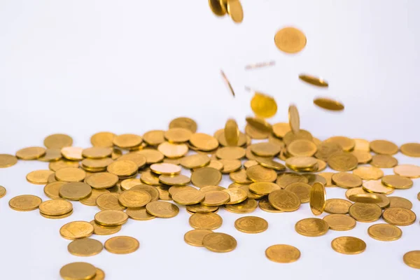 Движение Падающей Золотой Монеты Летающая Монета Дождевые Деньги Мягкой Тенью — стоковое фото