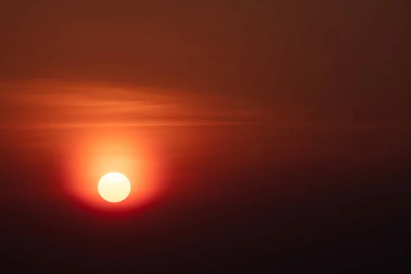 Schilderachtige Oranje Zonsondergang Hemelachtergrond Schilderachtige Oranje Sunrise Ontspannen Zeegezicht Met — Stockfoto