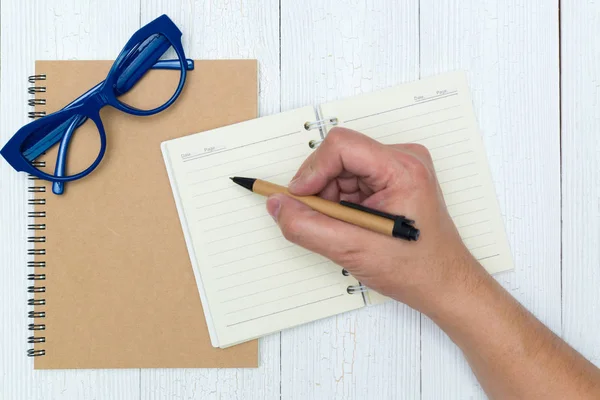 Escribir Mano Del Hombre Página Blanco Del Papel Del Cuaderno — Foto de Stock