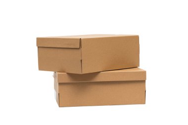 Kahverengi karton ayakkabı kutusu için kırpma yolu ile beyaz arka plan üzerinde izole ayakkabı ya da spor ayakkabı ürün ambalaj mockup, kapaklı.