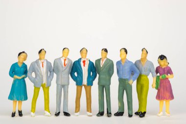 Şekil minyatür işadamı ya da küçük insanların yatırımcı ve office çalışan Sekreter para ve mali iş ekip çalışması kavramı fikri için beyaz arka plan üzerinde Grup.