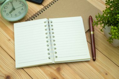 Ofis, banka donatımı veya office iş gerekli araçları öğeleri ahşap d