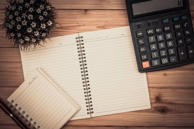 Ofis, banka donatımı veya office iş gerekli araçları öğeleri ahşap d