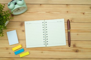 Ofis, banka donatımı veya office iş gerekli araçları öğeleri ahşap d