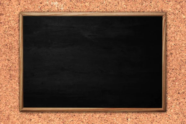 Tableau noir abstrait ou tableau noir avec cadre sur fond en bois — Photo