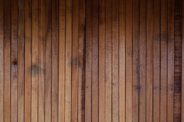 Madeira crua, cerca de ripas de madeira ou fundo de parede de ripas — Fotografia de Stock