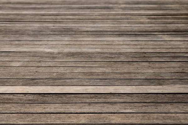 Textura de madera marrón oscuro con fondo natural rayado —  Fotos de Stock