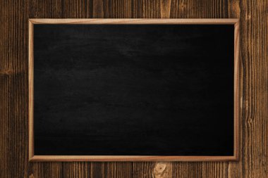 Soyut yazı tahtası veya kara tahta ahşap adam karede ile