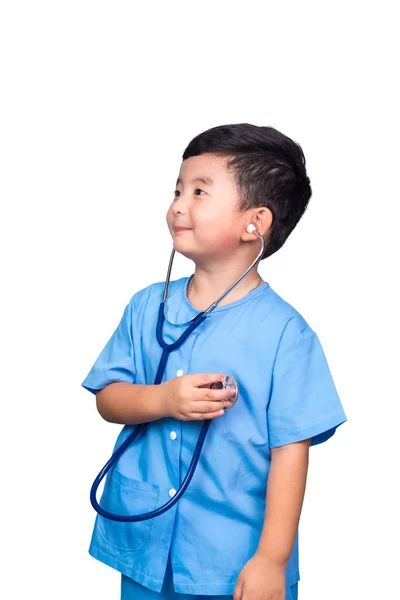 Sonriente asiático niño en azul médico uniforme celebración estetoscopio es —  Fotos de Stock