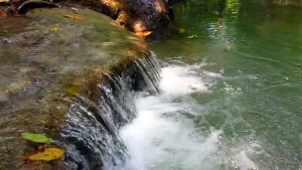 Erawan Nemzeti Park Vagy Erawan Vízesés Kanchanaburi Tartomány Thaiföldön Utazik — Stock videók