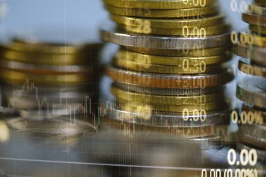 Borsa ekran grafik boa ile para yığınının çift pozlama