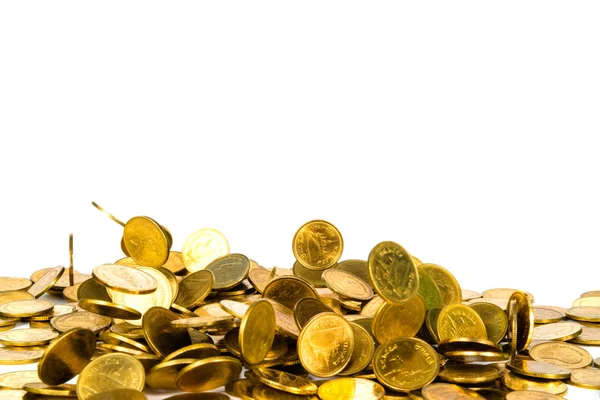Rörelse av fallande guld mynt, flygande mynt, regn pengar isolerade — Stockfoto