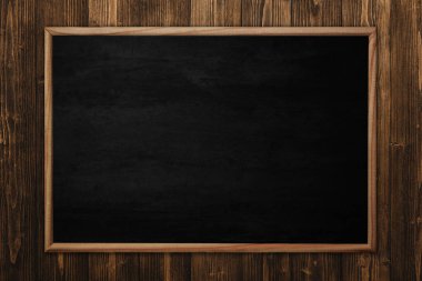 Soyut yazı tahtası veya kara tahta ahşap adam karede ile