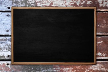 Soyut yazı tahtası veya kara tahta ahşap adam karede ile