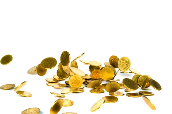 Caída de moneda de oro, moneda voladora, dinero de la lluvia aislado en bac blanco —  Fotos de Stock