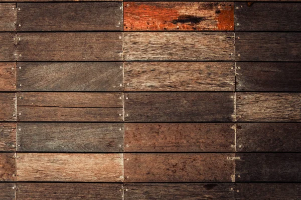 Textura de madera marrón oscuro con fondo natural rayado — Foto de Stock