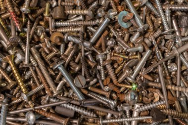 Çivi sökücülere ve çeşitli metallere yakın çekim