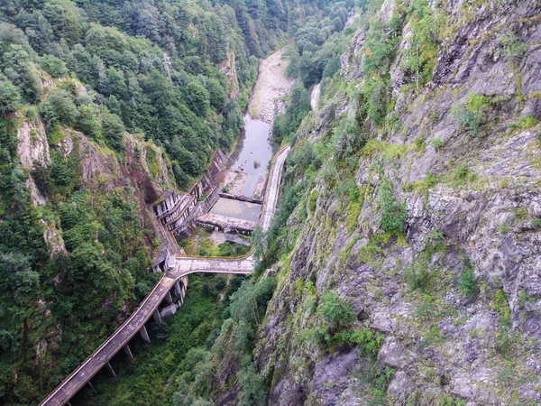 Дивлячись Вниз Каньйон Мізерною Дорогою — стокове фото