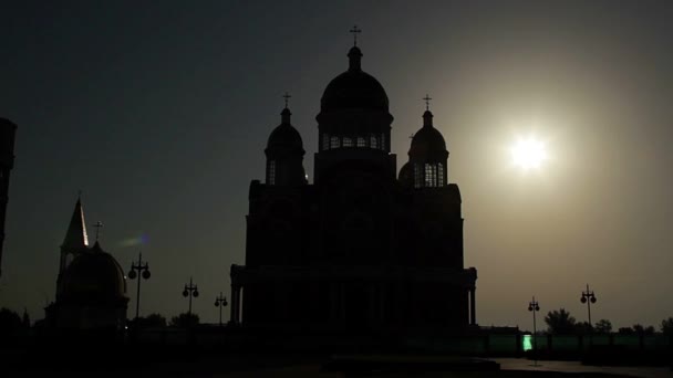 黎明的剪影教堂 教堂的剪影反对日出 俄国定型符号 基督教教堂剪影 — 图库视频影像