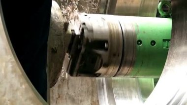 Büyük torna closeup, büyük milli torna endüstriyel bir tesisi de döner. Çekim güç Buhar türbinleri üreten, Aksiyon, endüstriyel Cnc matkap makine Torna dönüm bir bitki, yapılır