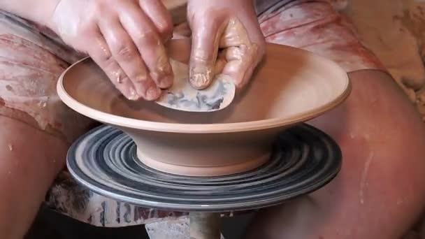Potters Wheel Hands Forms Clay Pot Potter Wheel Experienced Master — Stock Video