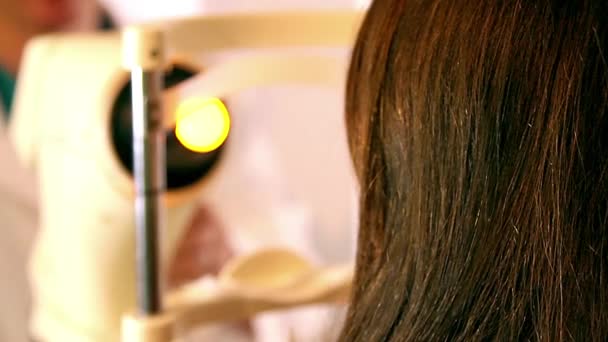 Analisis Gelombang Kornea Memindai Retina Pasien Wanita Muda Tak Dikenal — Stok Video